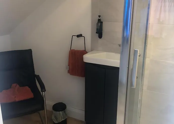 Bed and Breakfast Floor